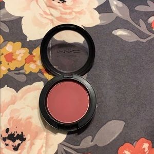 Mac blush in Fever